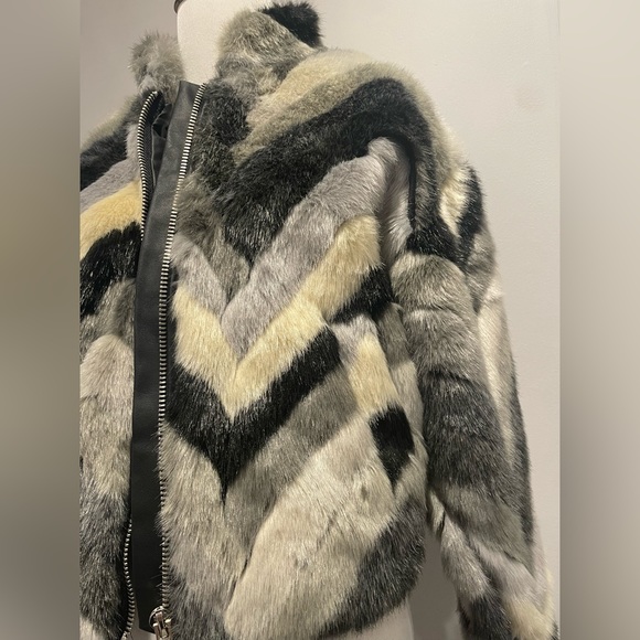 Olivaceous Faux Fur Multi-Colored Jacket - Picture 2 of 4